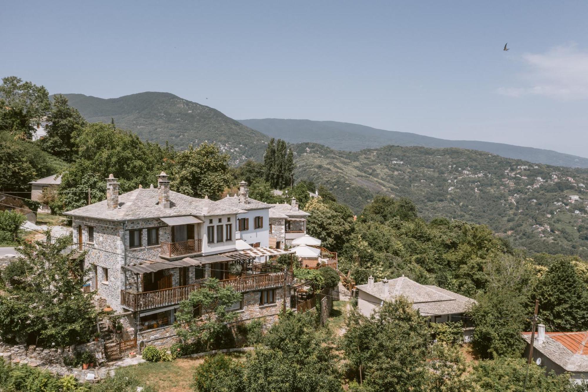 Adama Mouresi Exterior foto